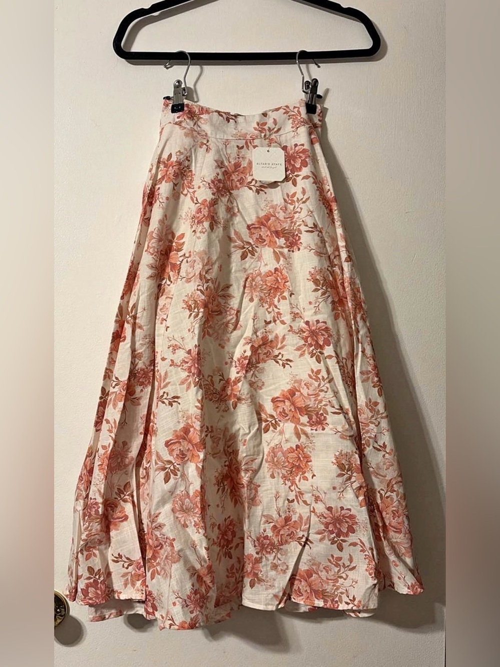 ALTAR’D STATE Cream Maxi Skirt with Rose-Print